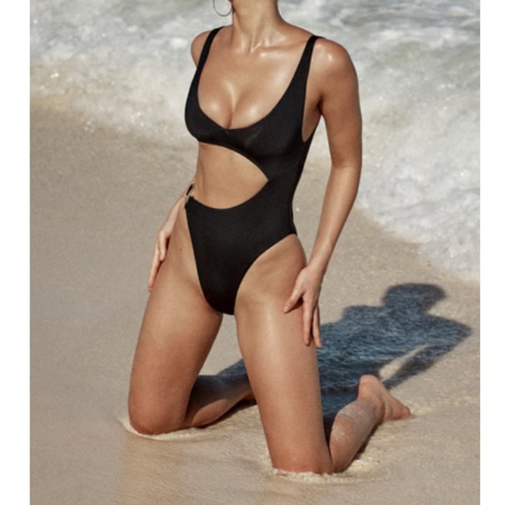 Monday Swimwear St.Barth’s one piece (black)